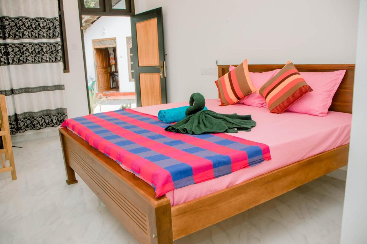 Navodya Guest Mirissa Hotel Екстериор снимка