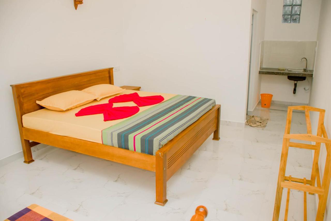 Navodya Guest Mirissa Hotel Екстериор снимка
