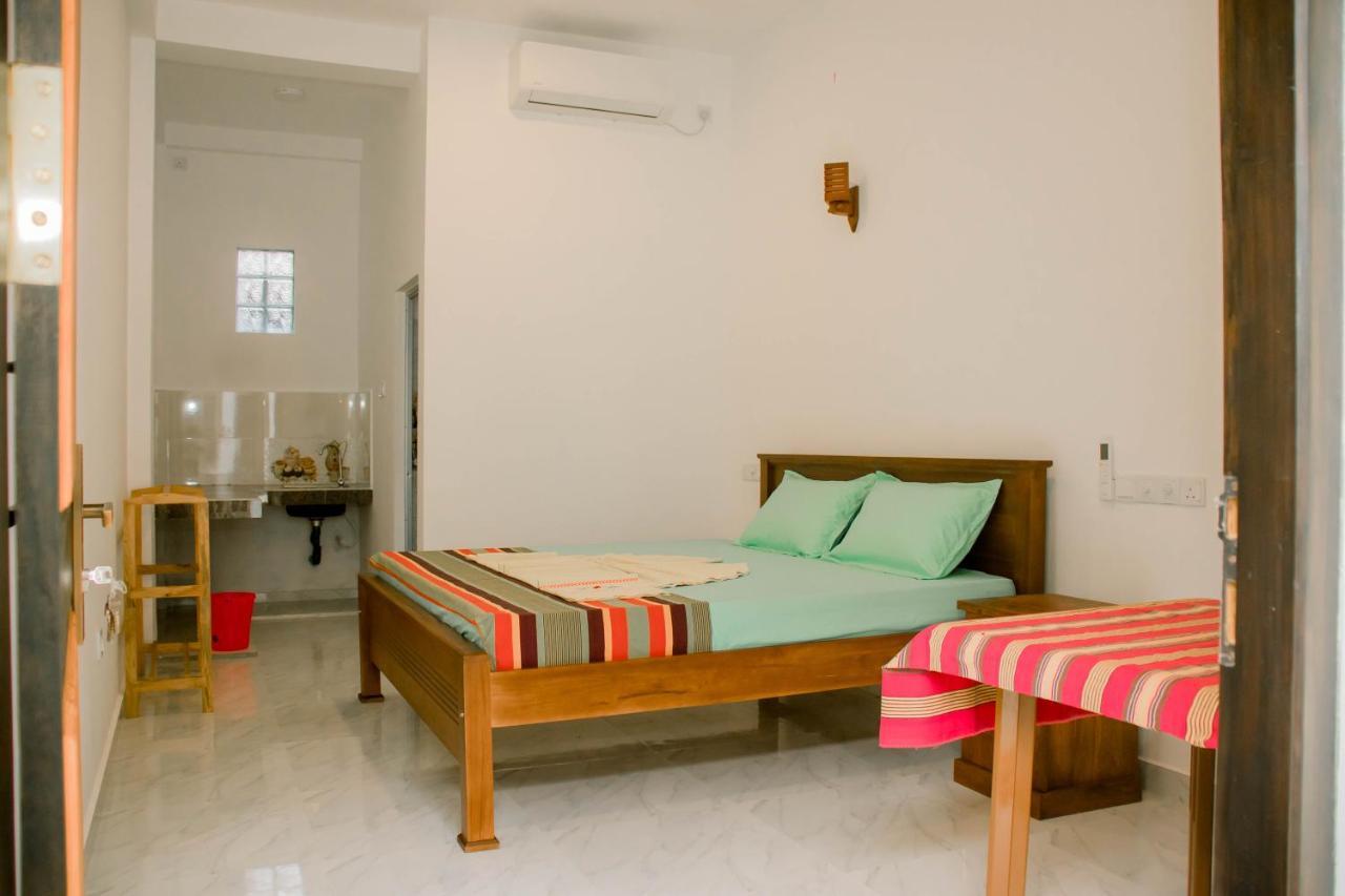 Navodya Guest Mirissa Hotel Екстериор снимка