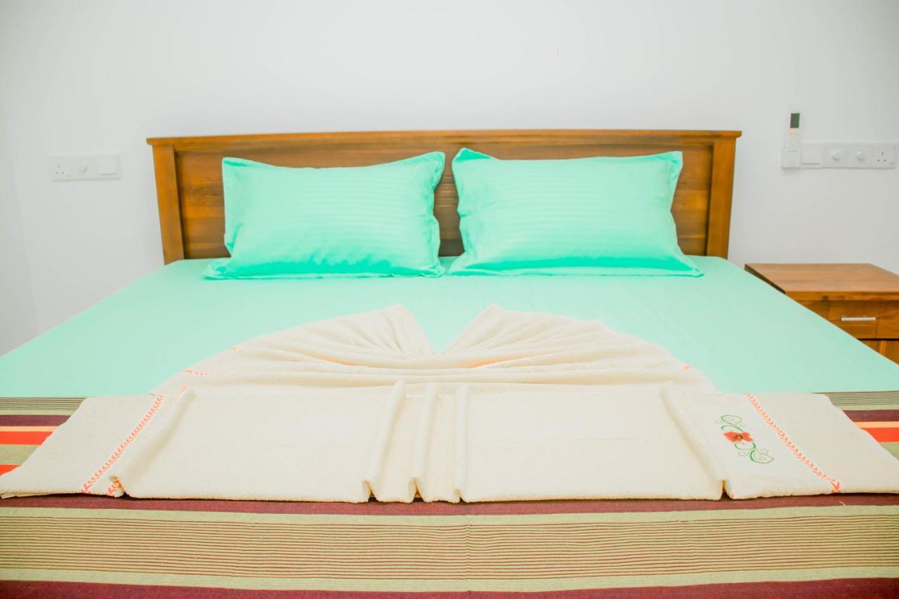 Navodya Guest Mirissa Hotel Екстериор снимка